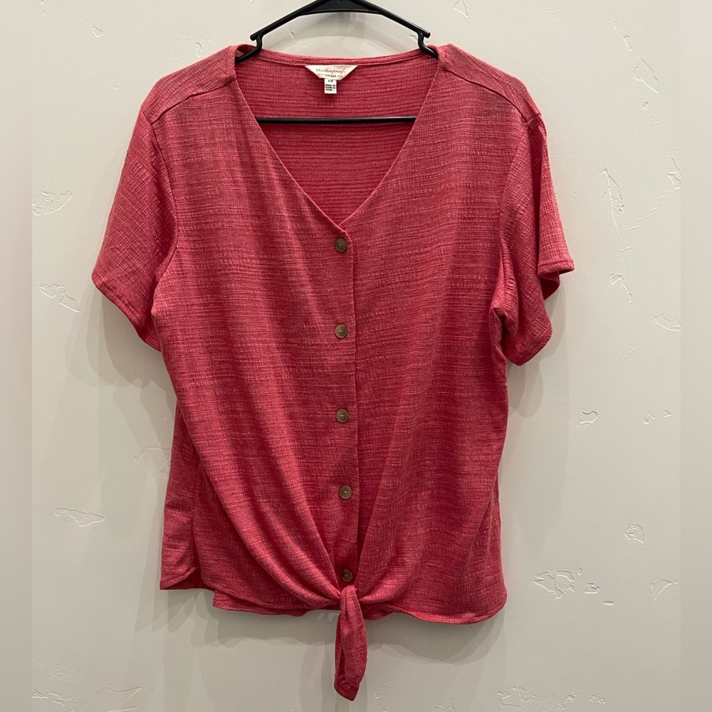 Woman’s Weatherproof Shirt size: large
